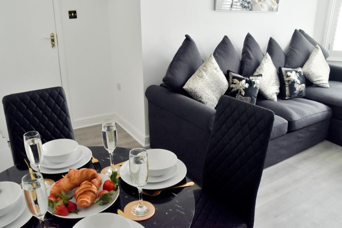 Modern Town Centre Flat - Free Shared Parking, King Size Bed, 5 Minutes Walk To Beach Bournemouth Exterior photo