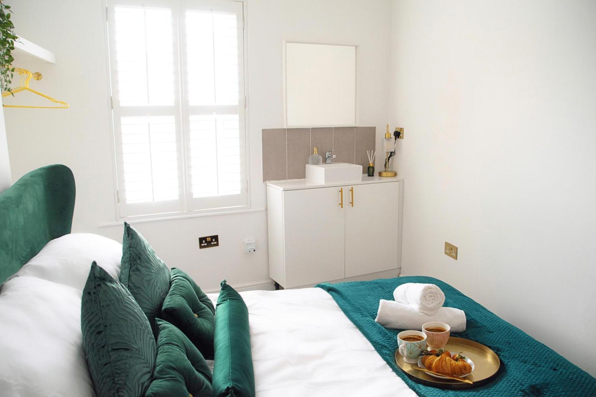 Modern Town Centre Flat - Free Shared Parking, King Size Bed, 5 Minutes Walk To Beach Bournemouth Exterior photo
