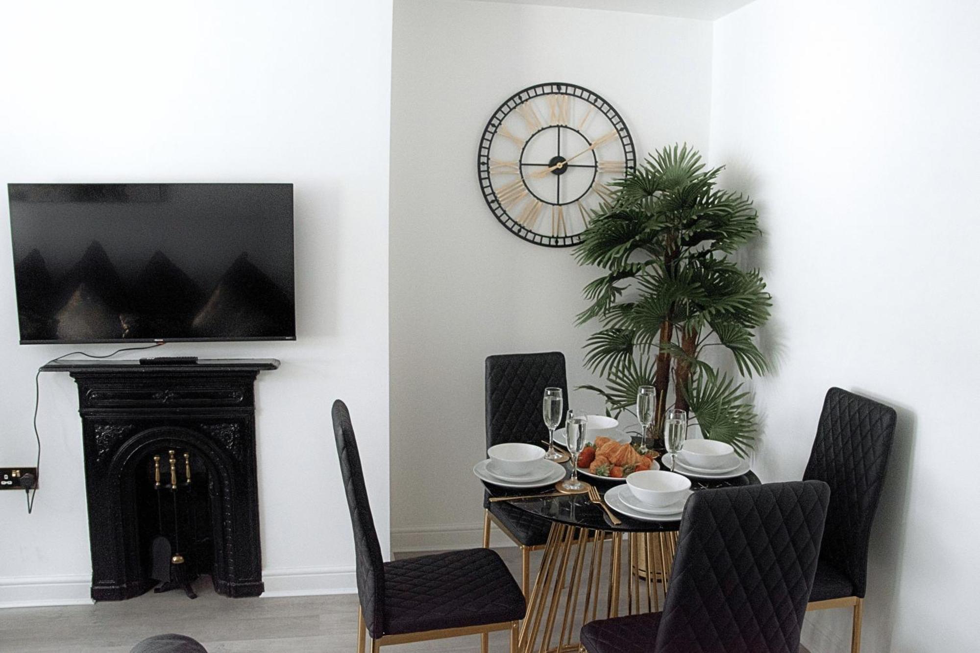Modern Town Centre Flat - Free Shared Parking, King Size Bed, 5 Minutes Walk To Beach Bournemouth Exterior photo